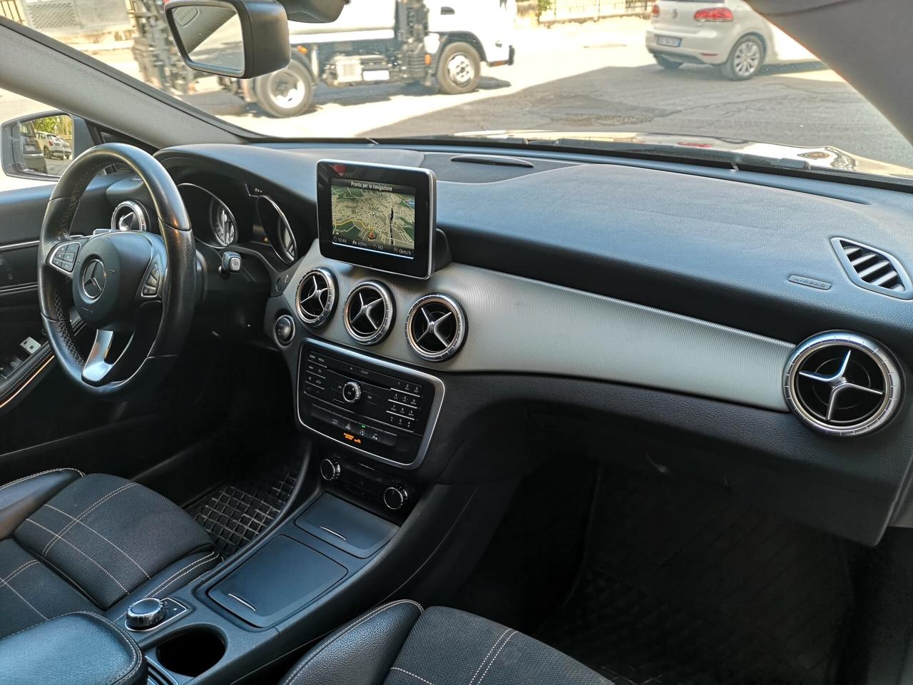 Mercedes-benz CLA 200 d S.W. Automatic Premium