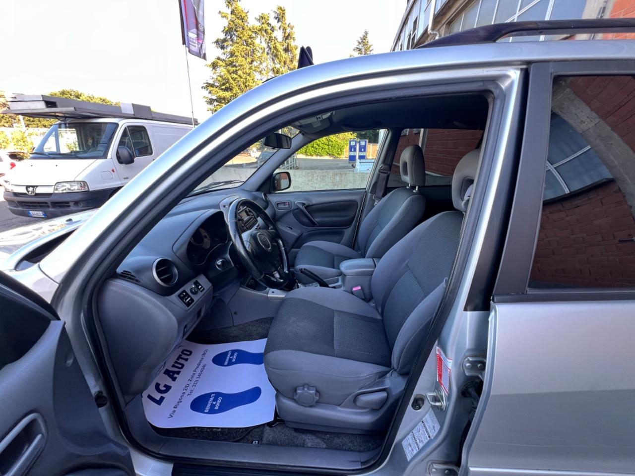 Toyota RAV 4 RAV4 2.0 16V cat 5 porte Sol