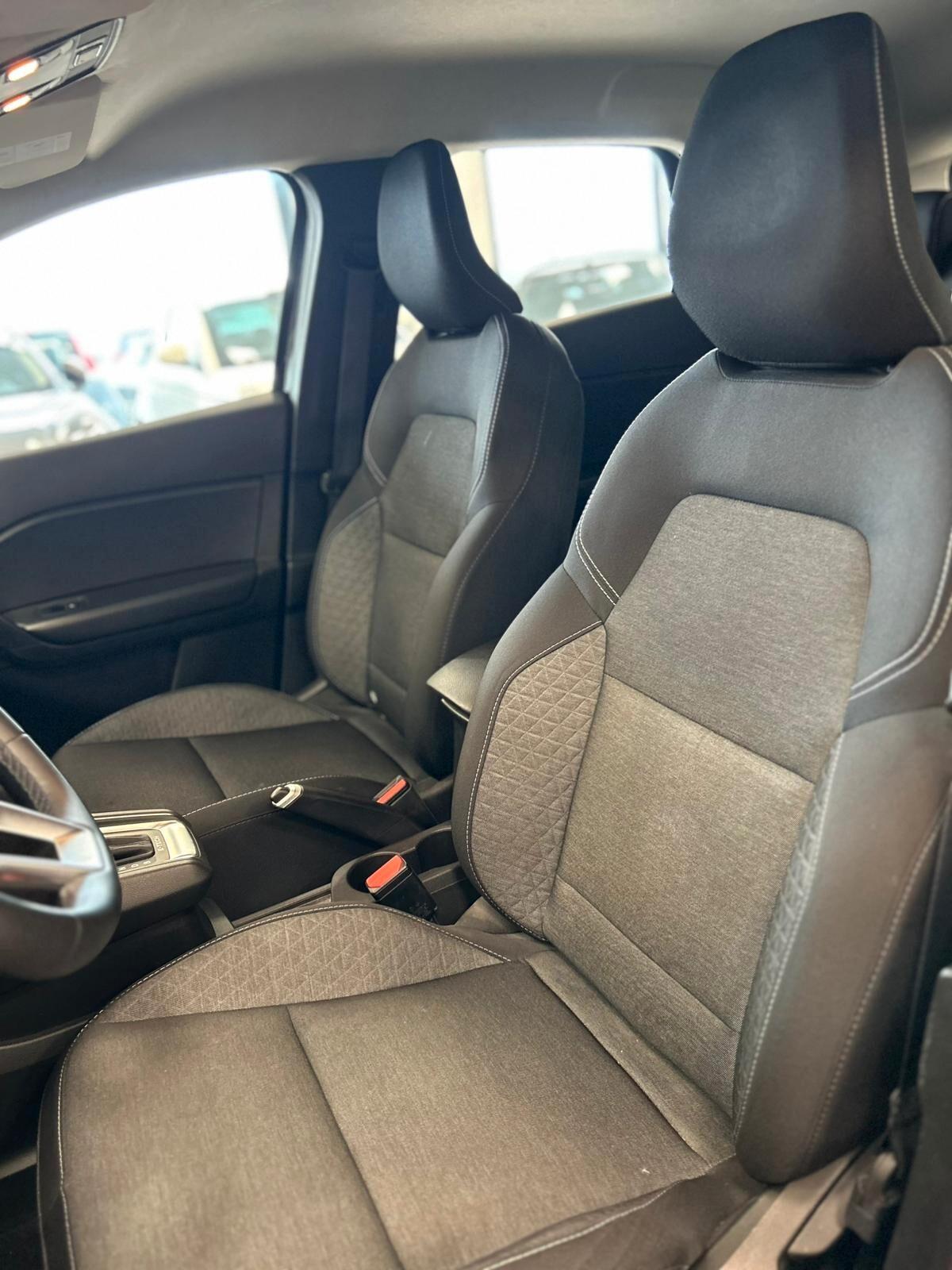 Renault Captur Full Hybrid E-Tech 145 CV Zen