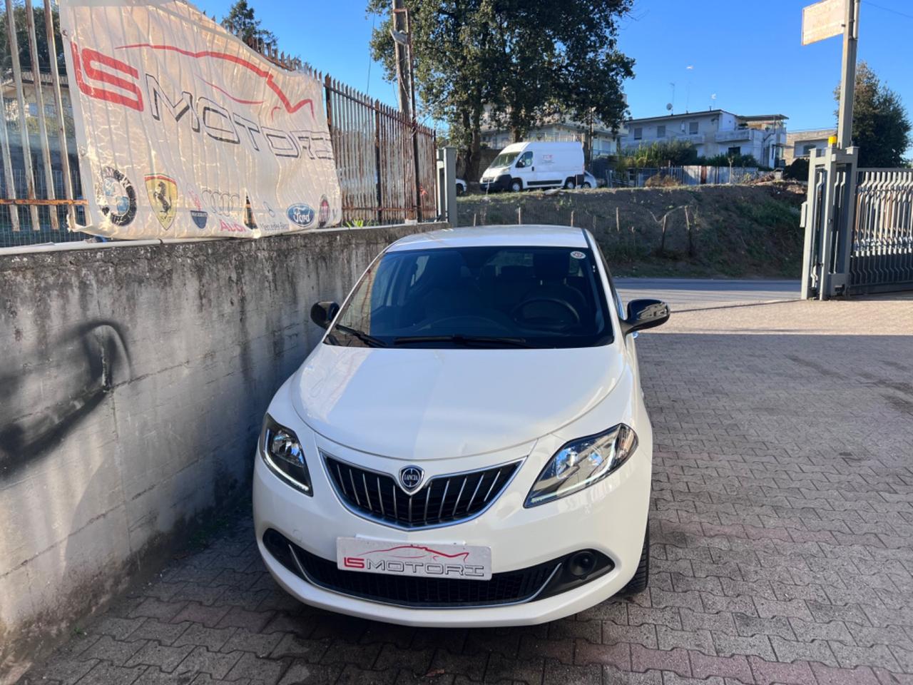 Lancia Ypsilon 1.2 69 CV 5 porte Gold GPL Di Serie