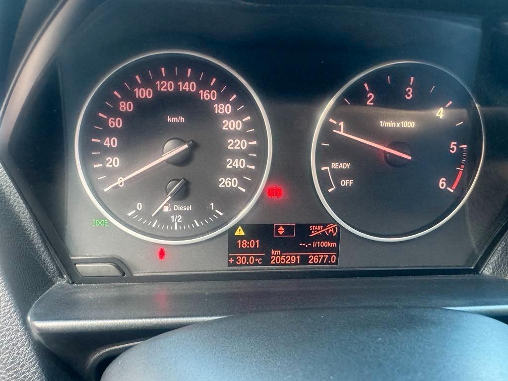 Bmw 118 2.0 2013 d 5p. Unique