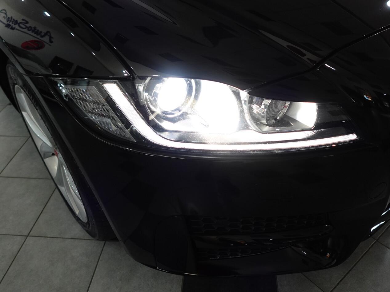 Jaguar XF 2.0d 180 CV R-SPORT
