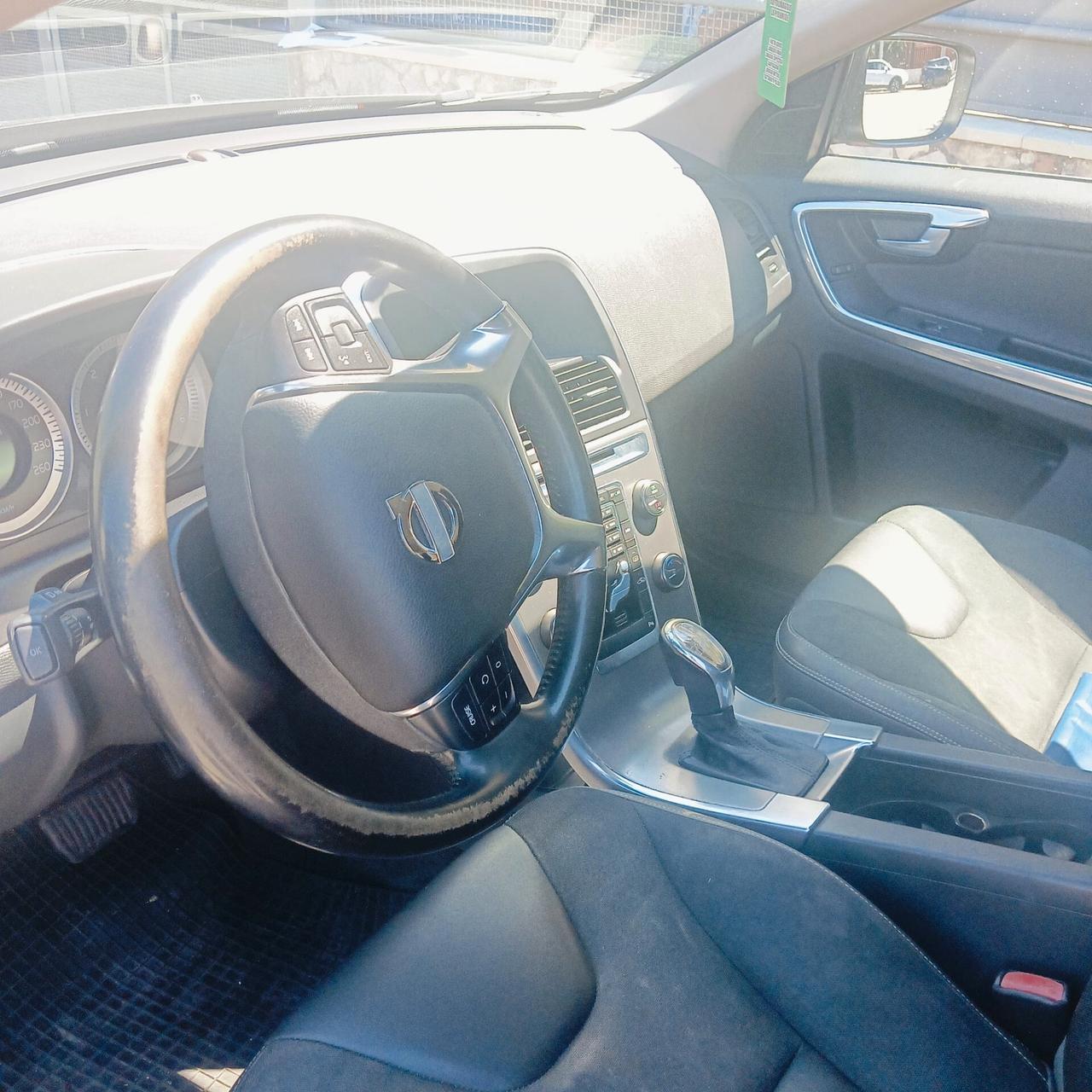Volvo XC 60 XC60 D5 AWD Geartronic Kinetic