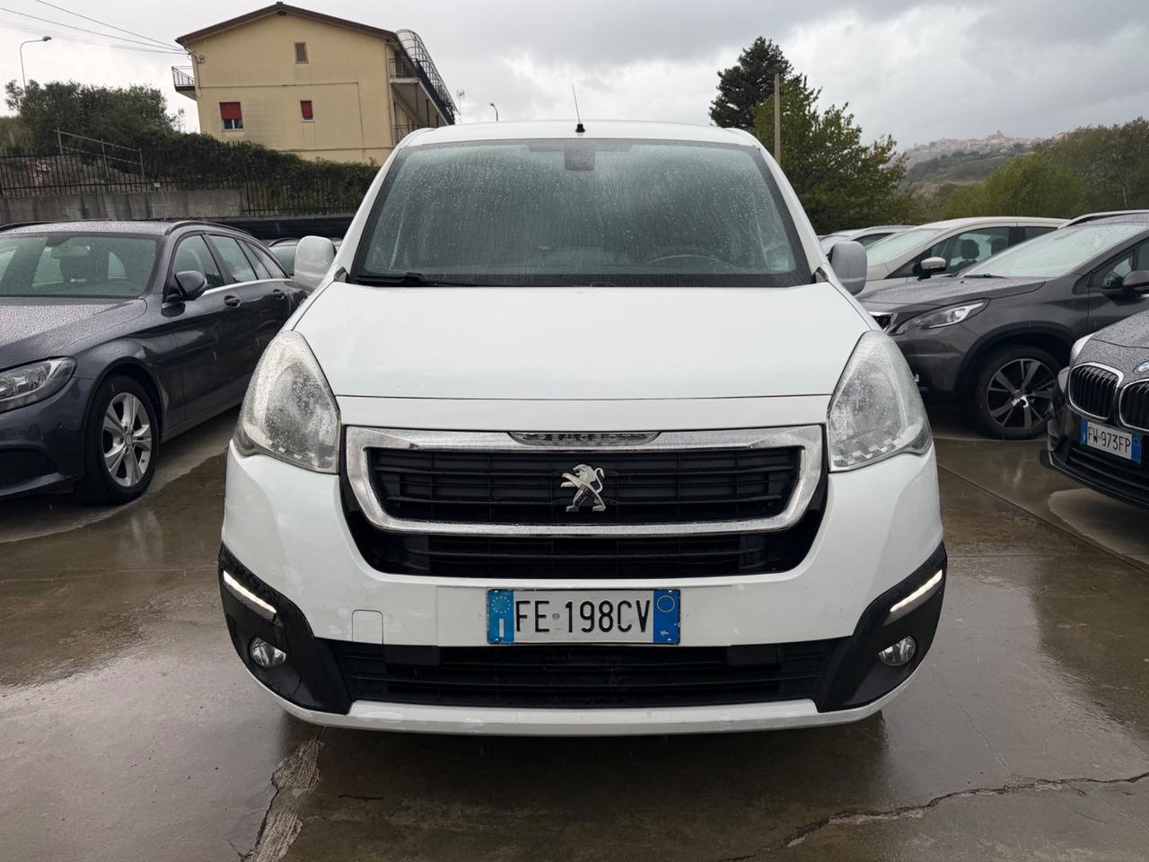 Peugeot Partner Tepee BlueHDi 100 / 5porti
