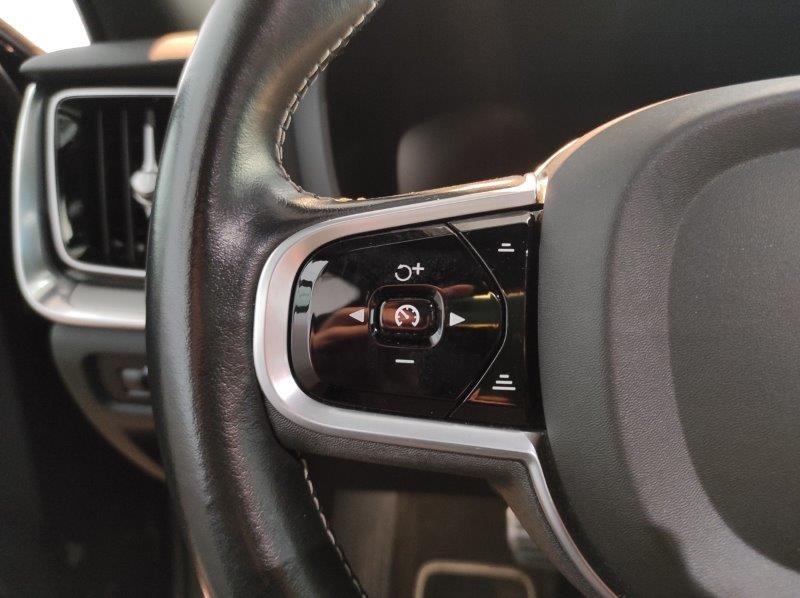 VOLVO V60 (2018-->) - V60 B4 (d) Geartronic R-Design