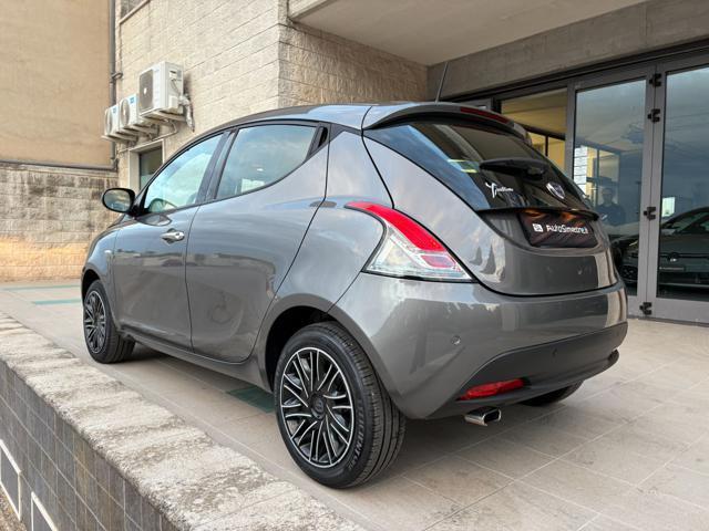LANCIA Ypsilon 1.0 FireFly 5 porte S&S Hybrid Gold 5 posti.