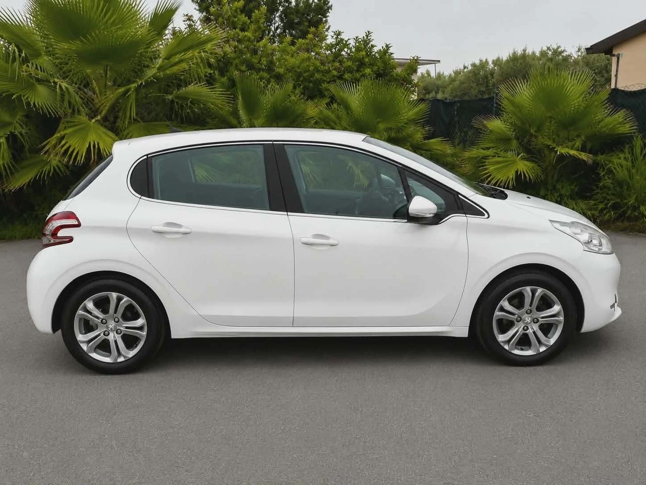 Peugeot 208 1.2 Benzina Allure – NUOVA