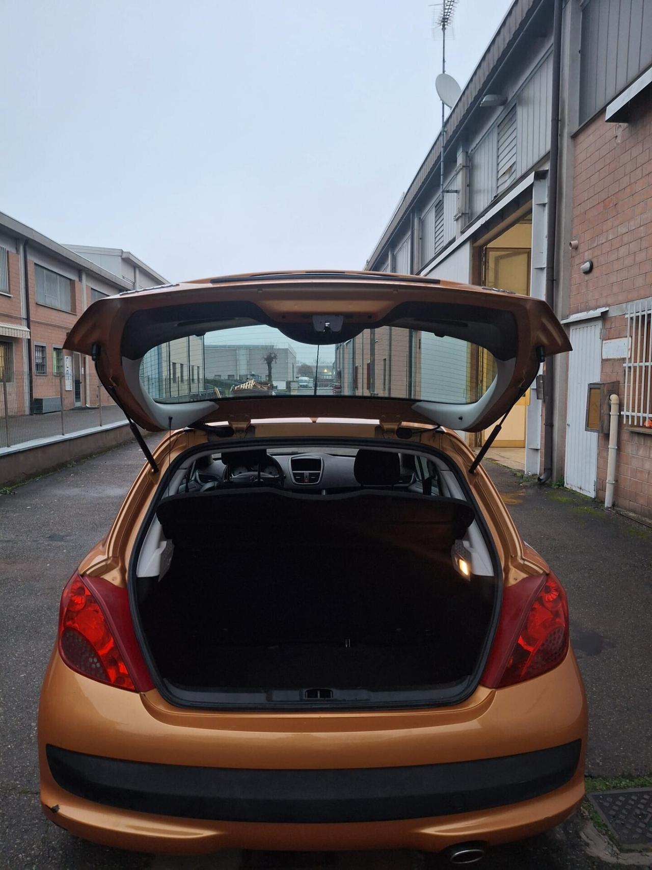 Peugeot 207 1.6 109CV 3p. XSI