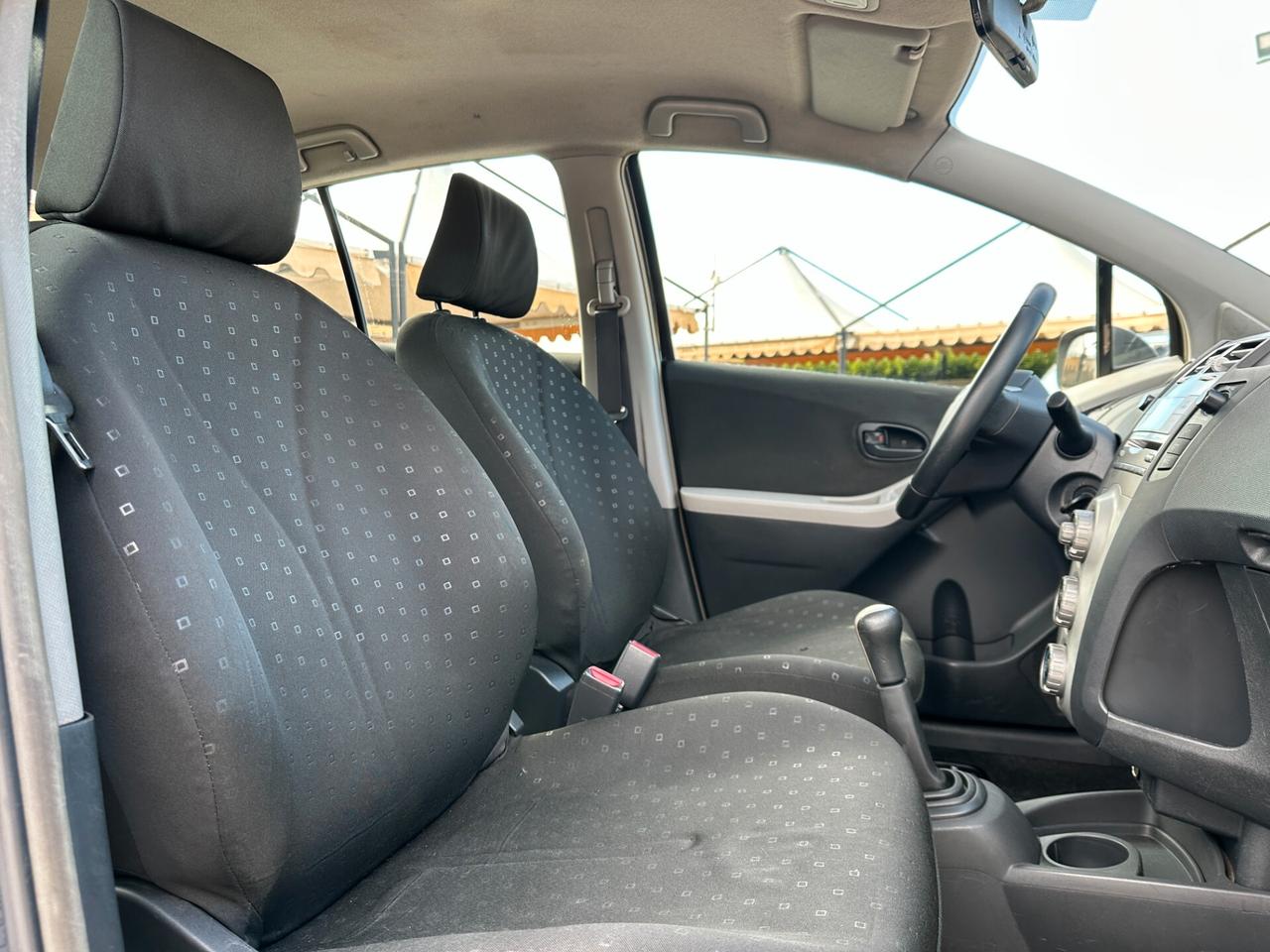 TOYOTA Yaris 1.0 5 porte Now