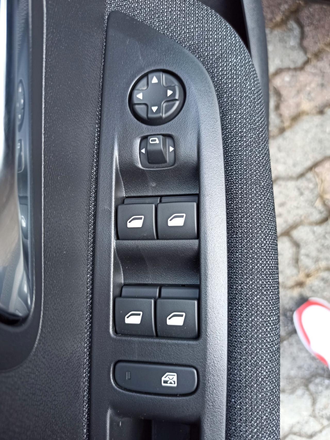 Peugeot 208 Hybrid 110 e-DCS6 Style