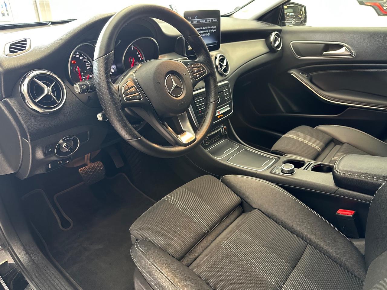 Mercedes-benz GLA 180 Sport PARI A NUOVO
