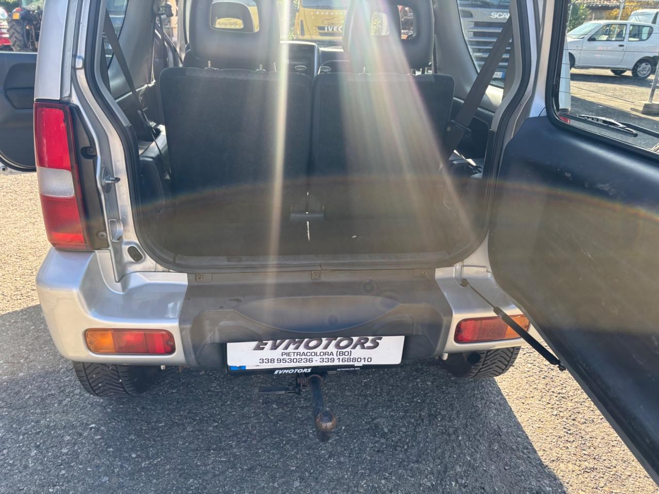 Suzuki Jimny 1.5 DDiS cat 4WD SOLO PER OPERATORI DEL SETTORE.