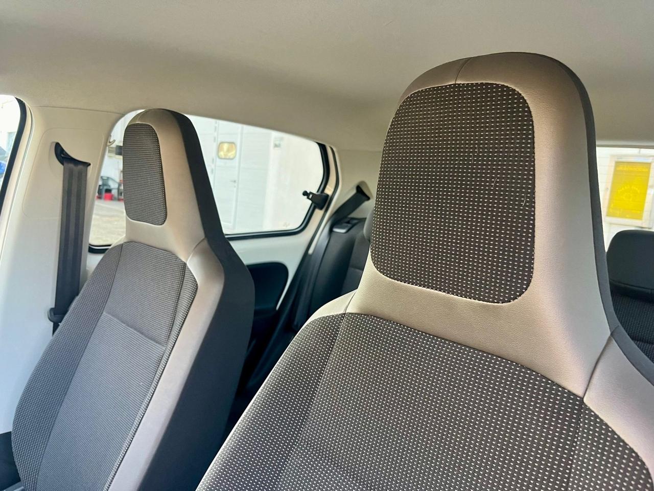 VW Up 1.0benz 2014 144.000km perfetta per neopatentati