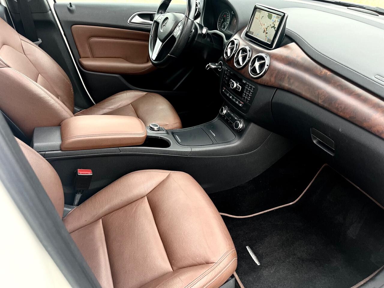 Mercedes-benz B Premium PLUS *TETTO*PELLE*NAVI*CERCHI18