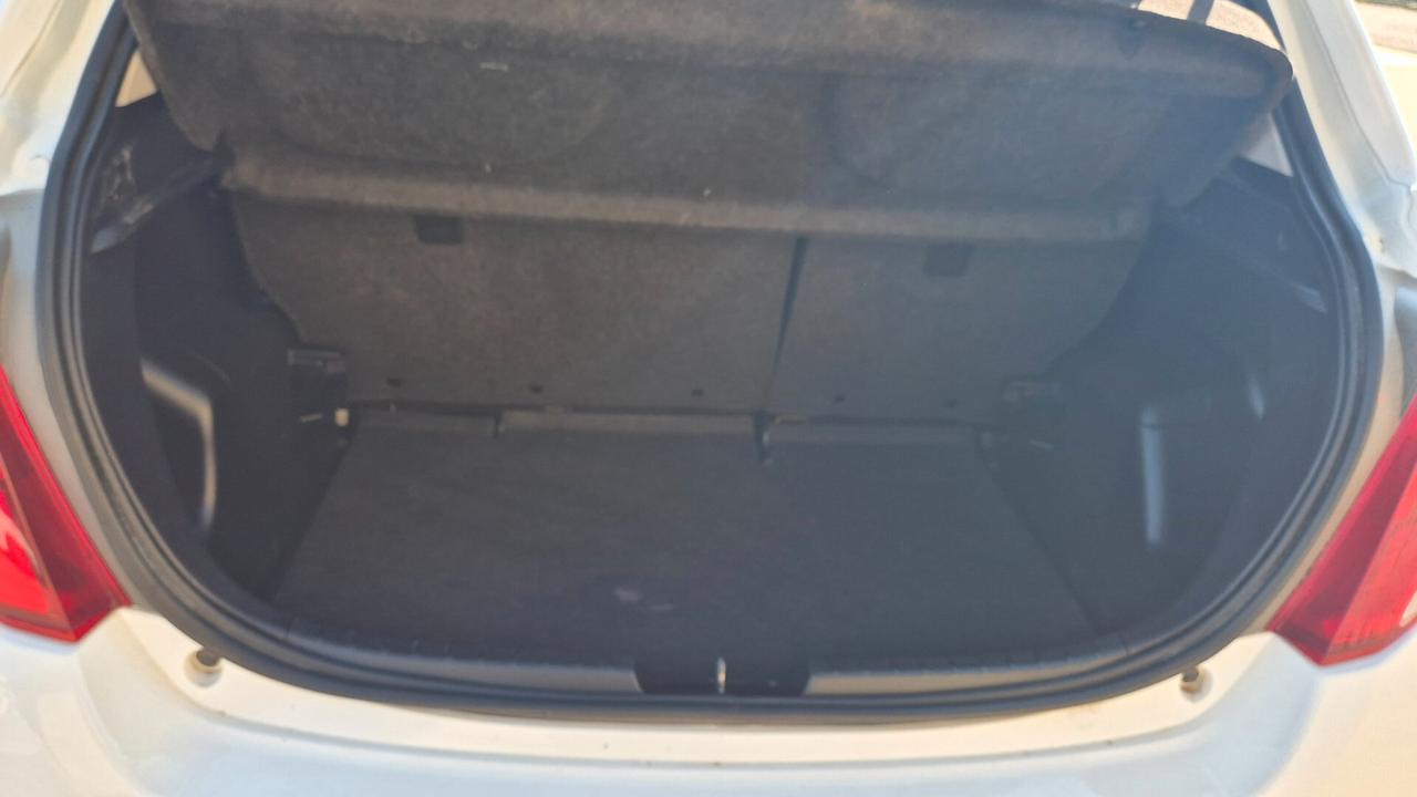 Toyota Yaris 1.4 D-4D 5 porte Lounge