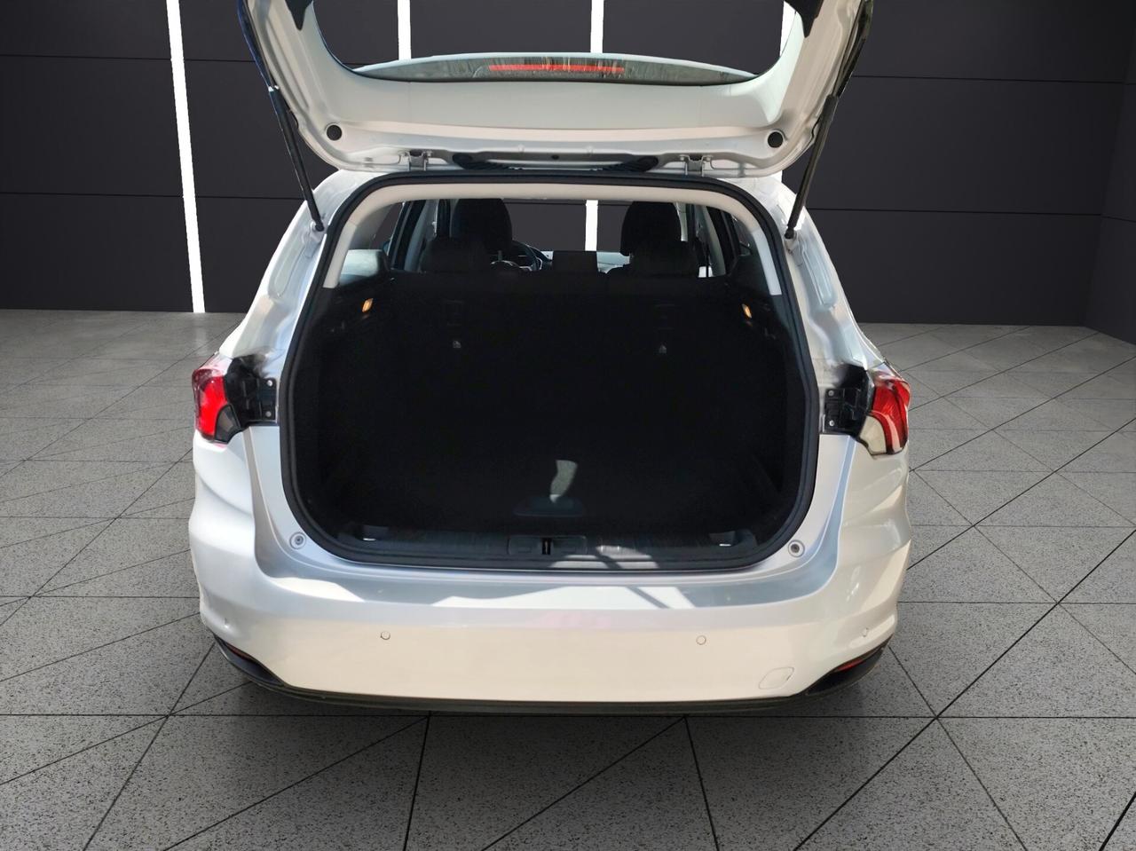 FIAT Tipo (2015-->) Tipo 1.4 T-Jet 120CV GPL SW...