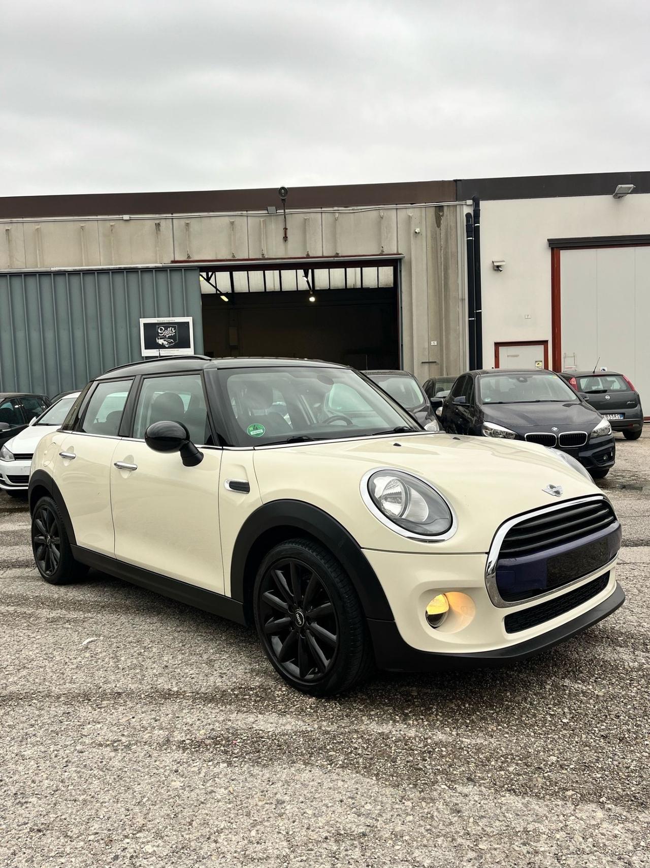 Mini Mini 1.5 Cooper 5 porte Neopatentati