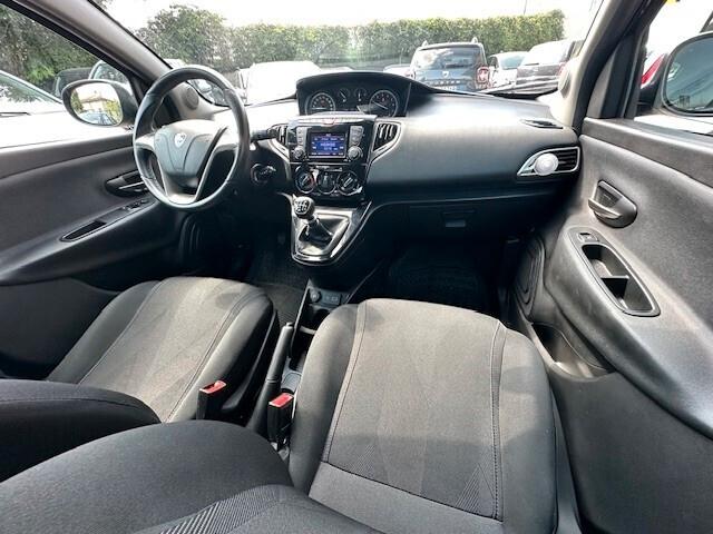 Lancia Ypsilon 1.0 FireFly 5 porte S&S Hybrid Ecochic Gold