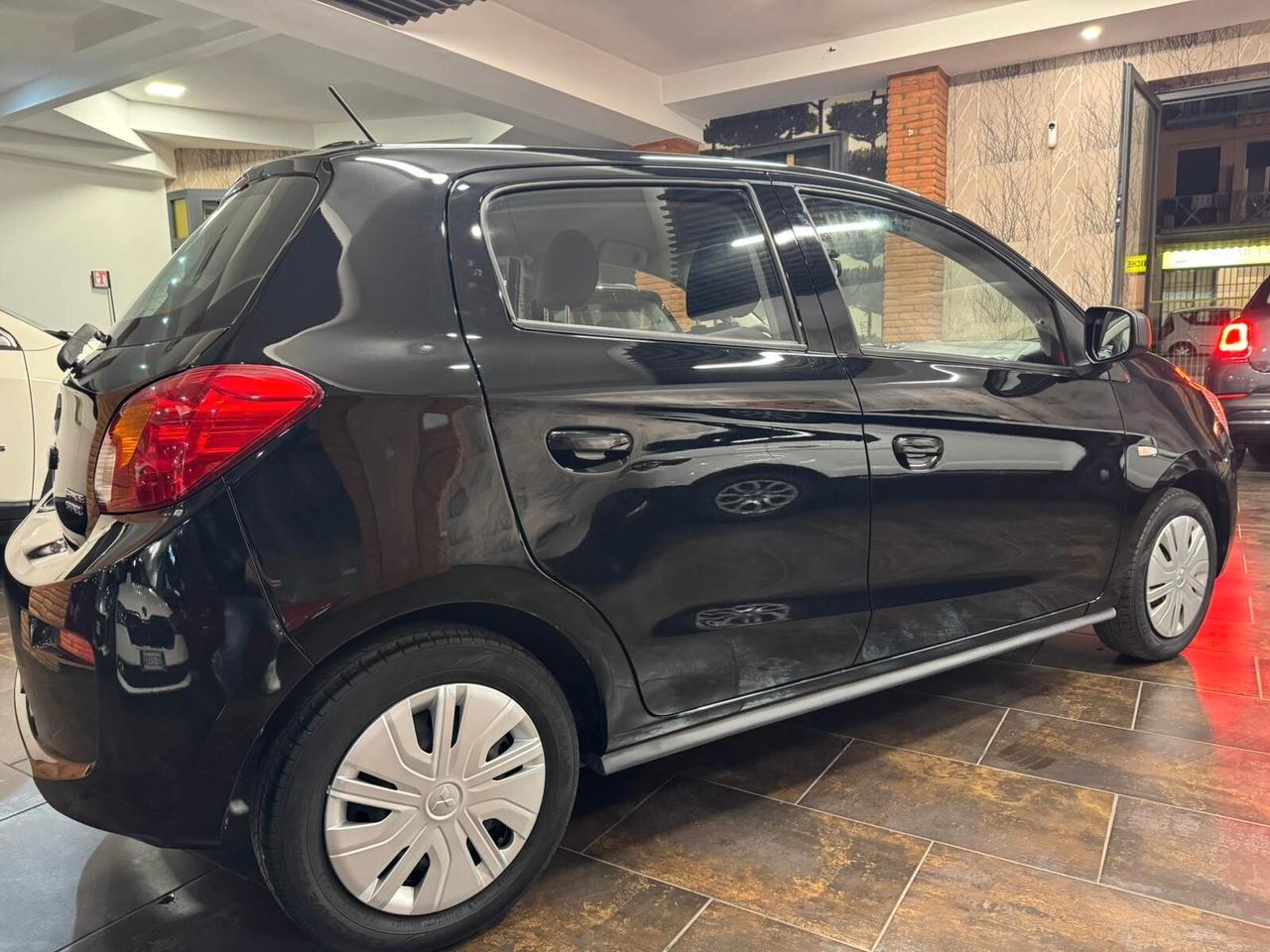 Mitsubishi Space Star 1.0 Invite