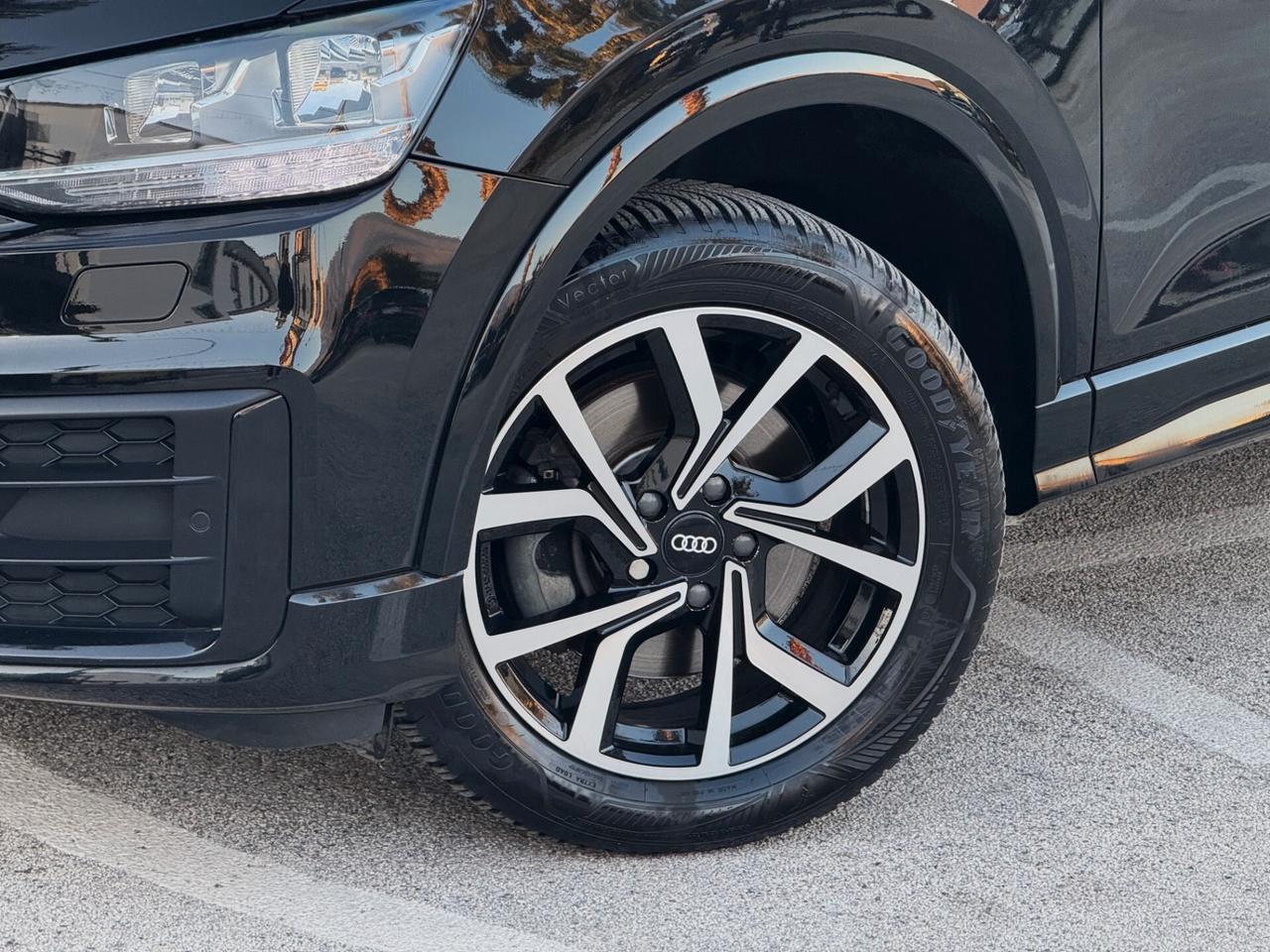 Audi Q2 30 TDI S line Edition S-tronic 116CV COCKPIT