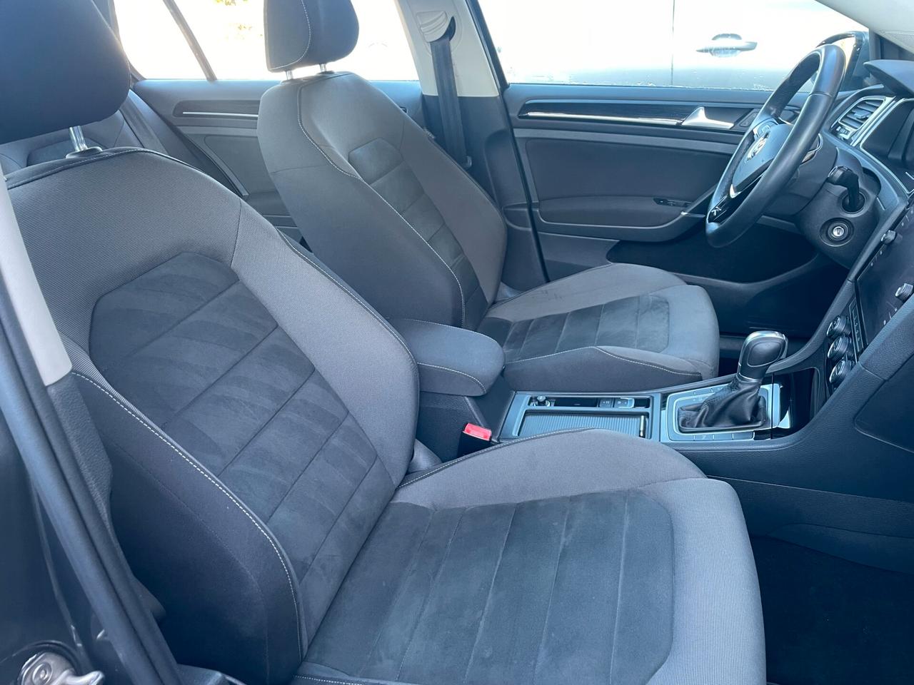 Volkswagen Golf 2.0 TDI DSG 5p. Executive BMT IVA ESPOSTA