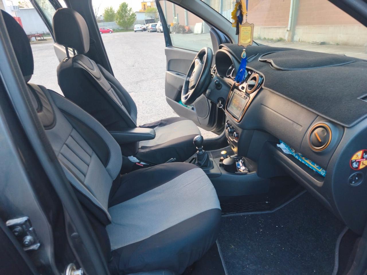 Dacia Lodgy 2018---1.5 Diesel 7 Posti