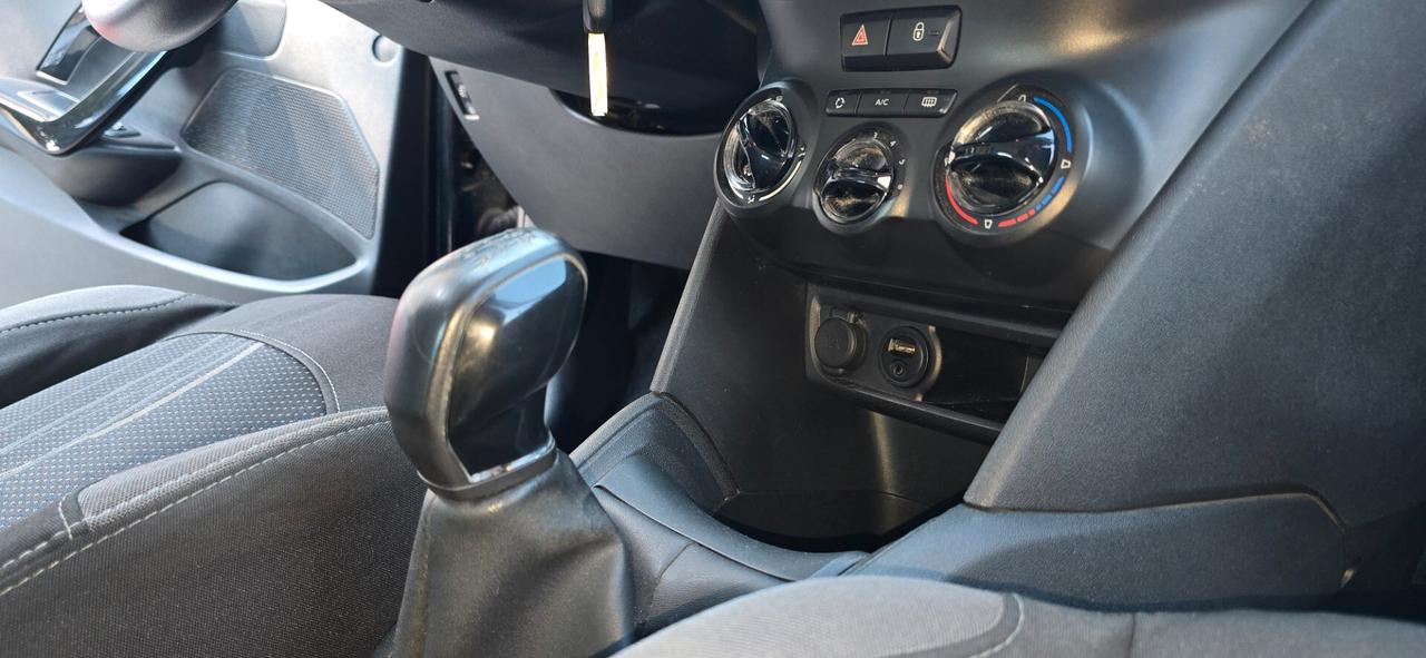 Peugeot 208 1.4 HDi 68 CV 5 porte Access