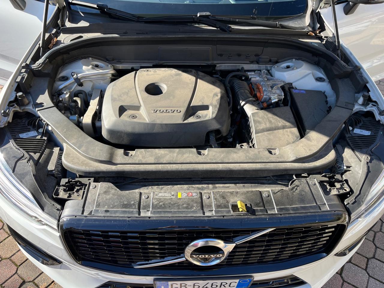 Volvo XC 60 XC60 T6 Recharge Plug-in Hybrid AWD R-design