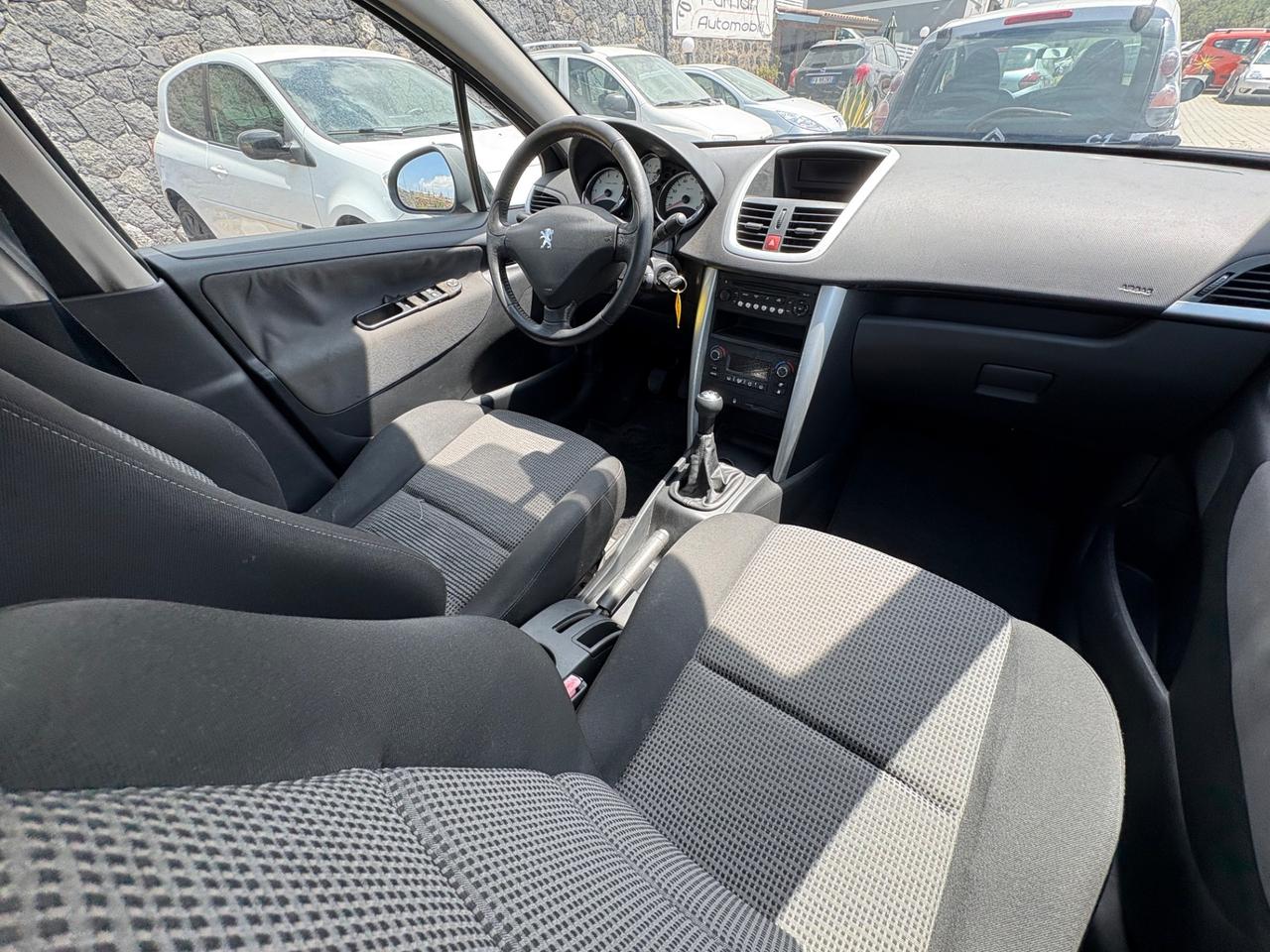 Peugeot 207 1.4 8V 75CV 5p. X Line