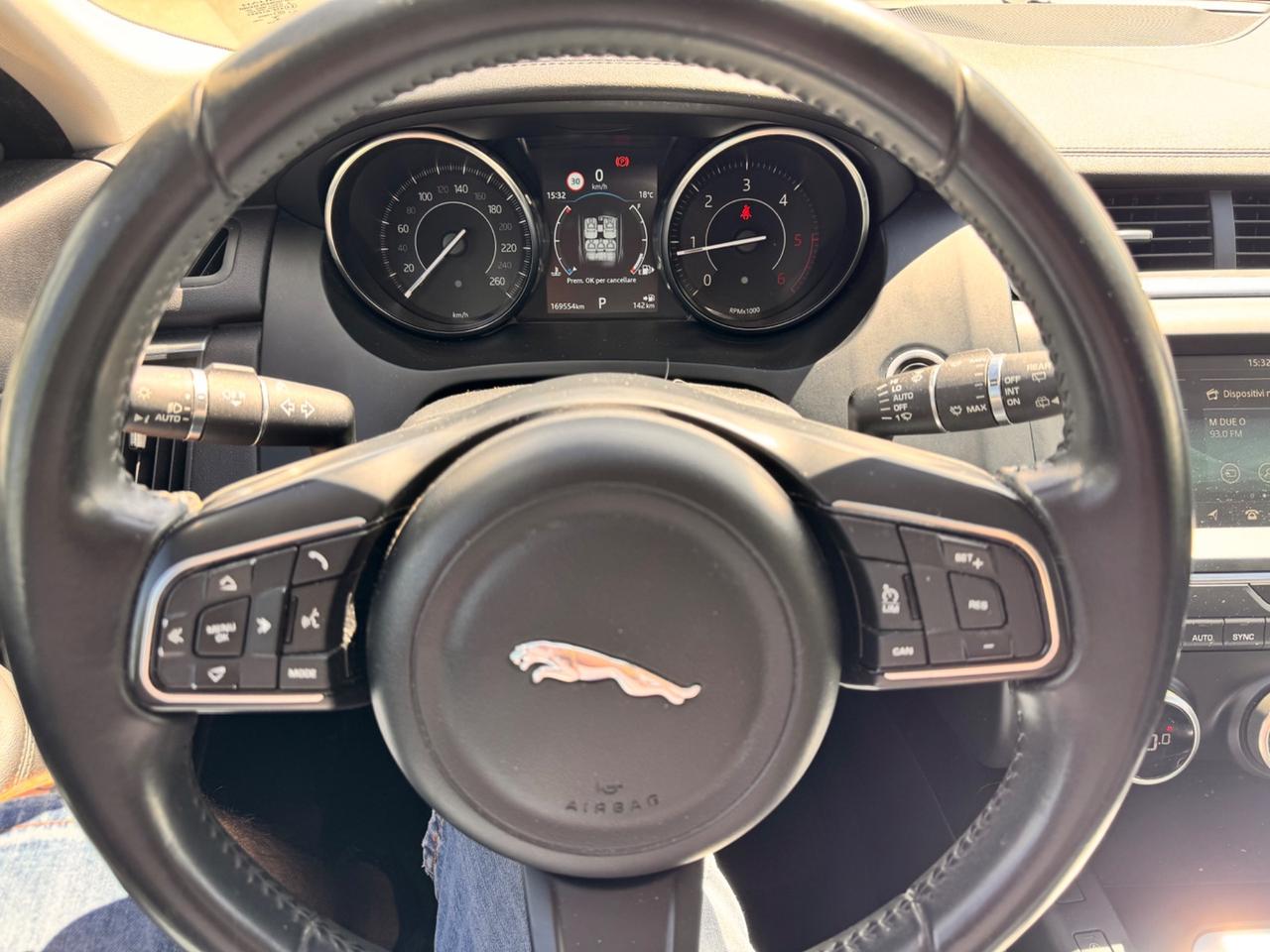 Jaguar E-Pace 2.0D 150 CV R-Dynamic SE 4x4 automatica pelle