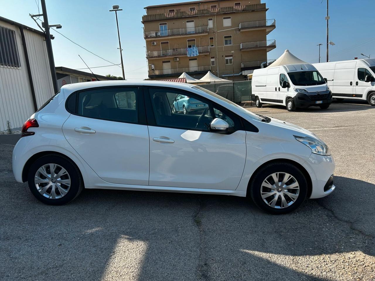 Peugeot 208 BlueHDi 75 5 porte Allure