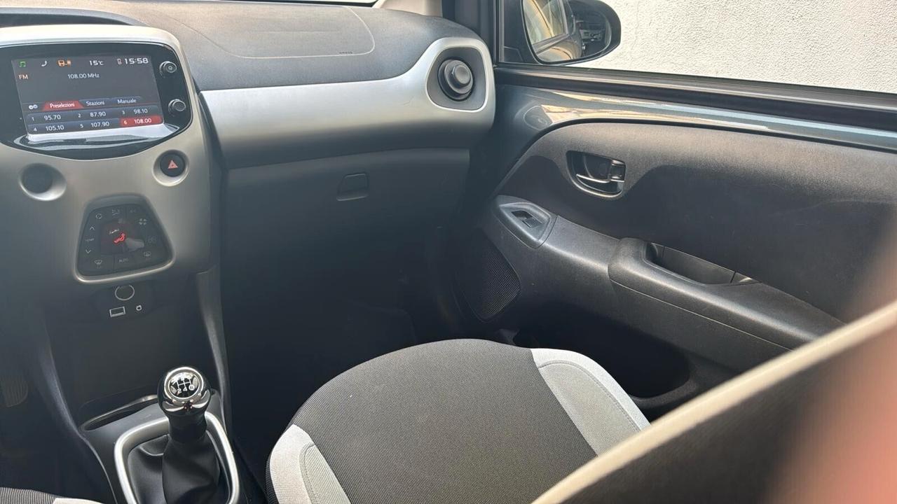 Toyota Aygo 1.0 VVT-i 72 CV 5 porte x-cool
