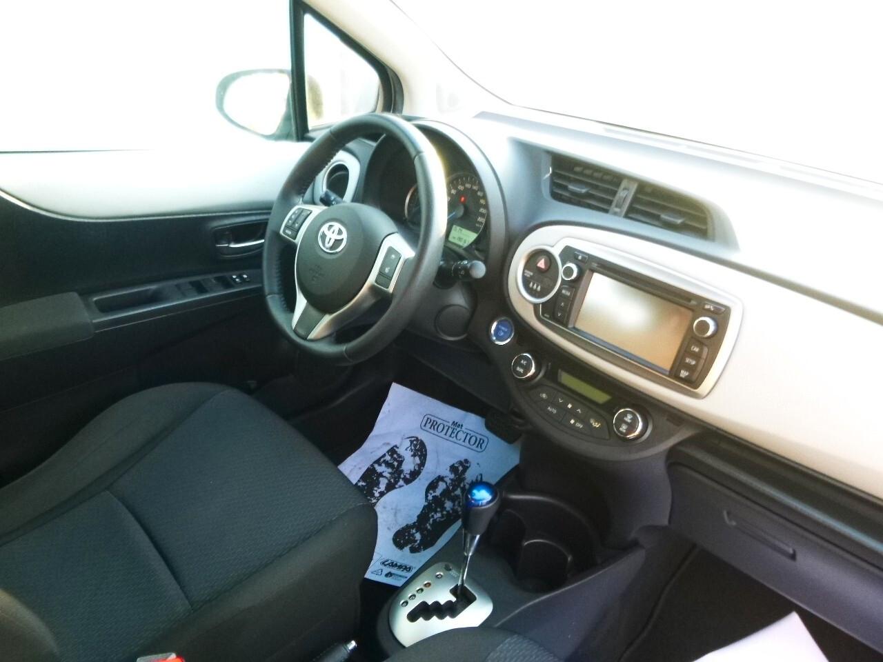 Toyota Yaris 1.5 Hybrid 5 porte Style NEOPATENTATI