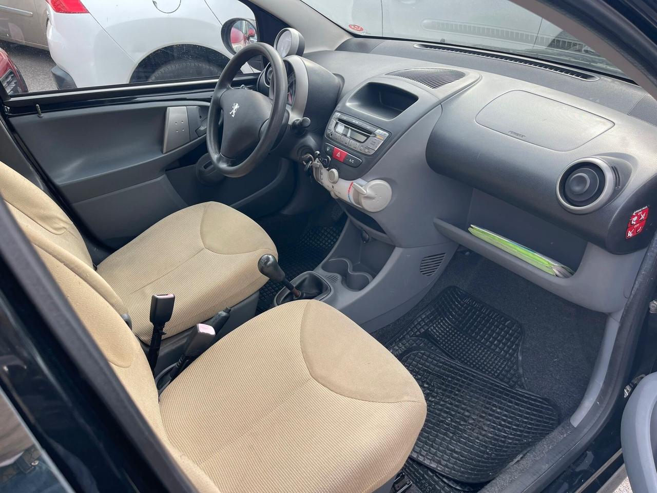 Peugeot 107 1.0 68CV 5p. Sweet Years 2Tronic