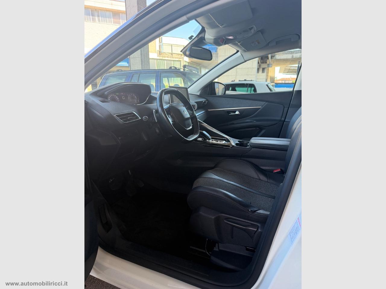 PEUGEOT 3008 PureTech Turbo 130 S&S EAT8 Allure