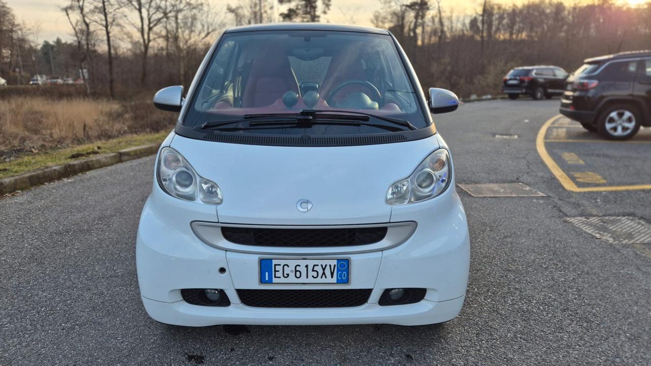 Smart ForTwo 52 kW MHD coupé White Tailor Made