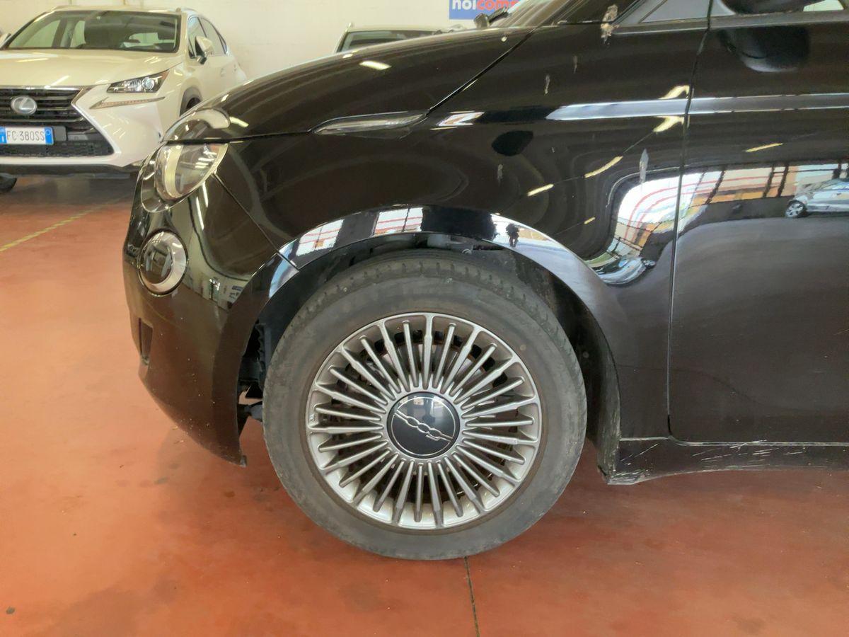 Fiat 500e 42 kWh Passion
