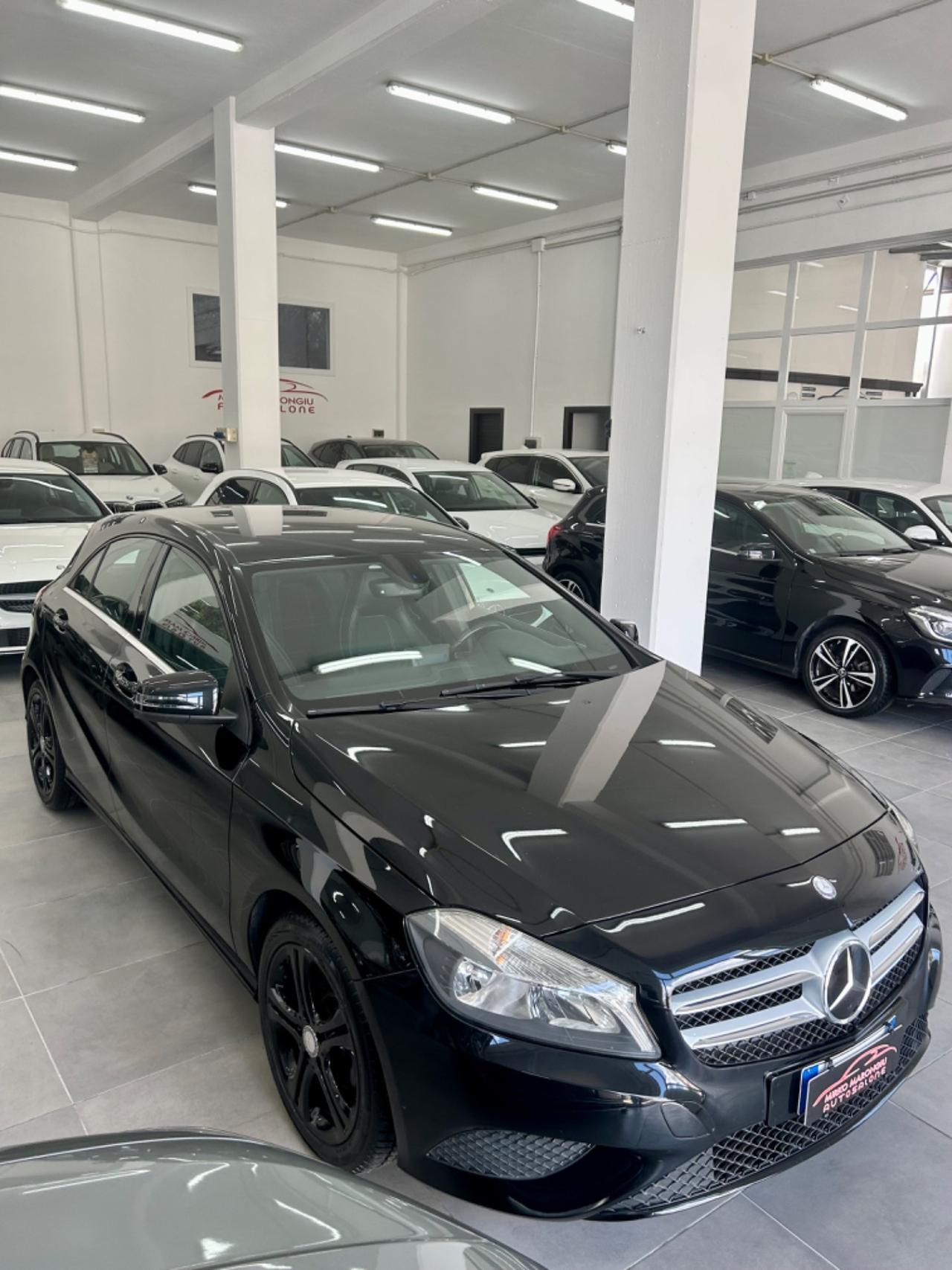 Mercedes classe A 180 d Sport DARK NIGHT finanziabile