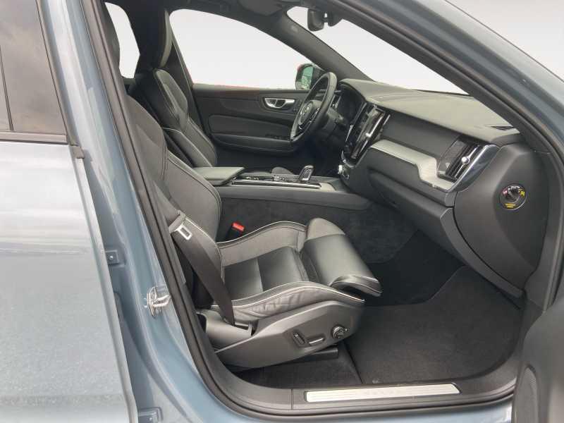 VOLVO XC60 2.0 b4 R-DeSiGn AwD AuTo