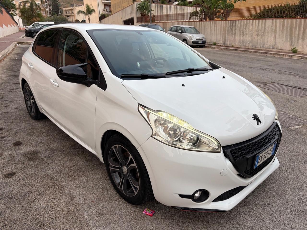 Peugeot 208 1.4 HDi 68 CV strafull