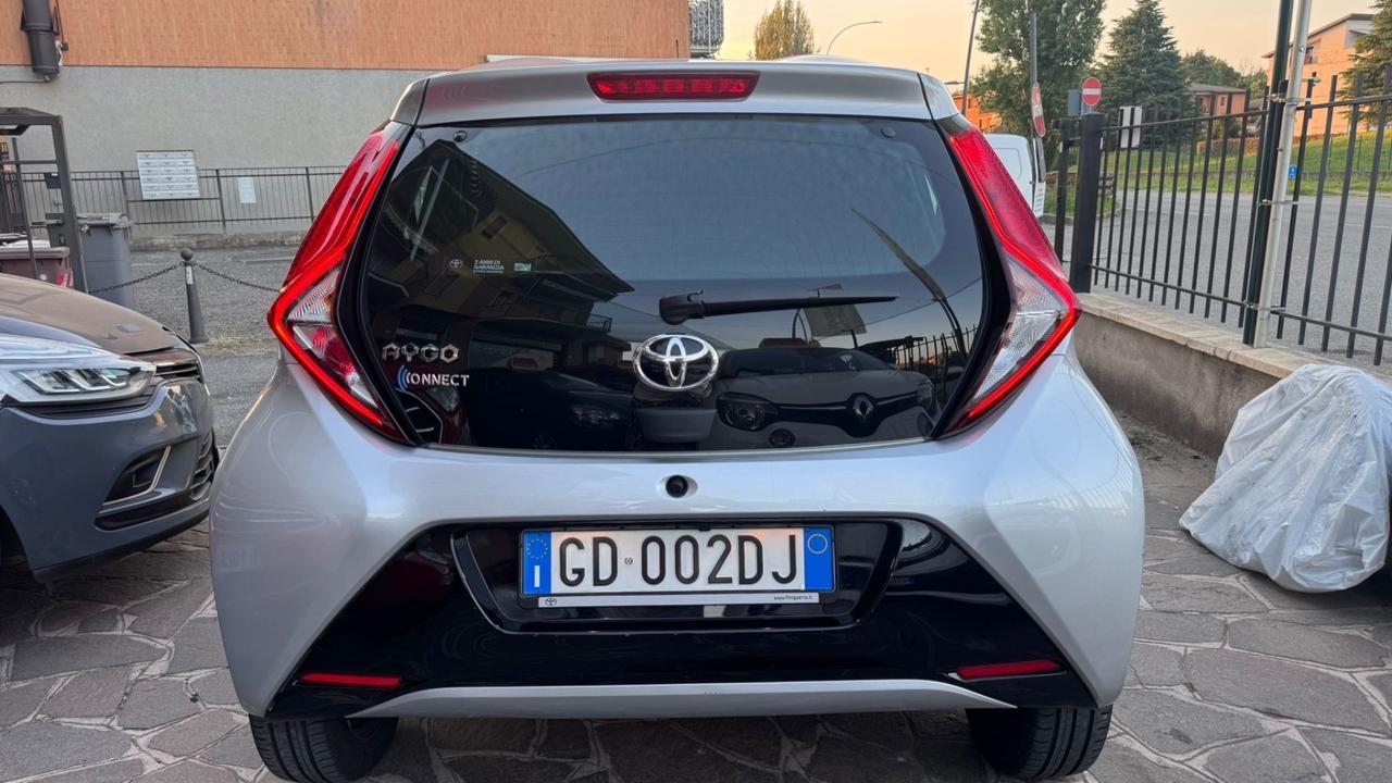 Toyota Aygo Connect 1.0 VVT-i 72 CV 5 porte x-cool MMT
