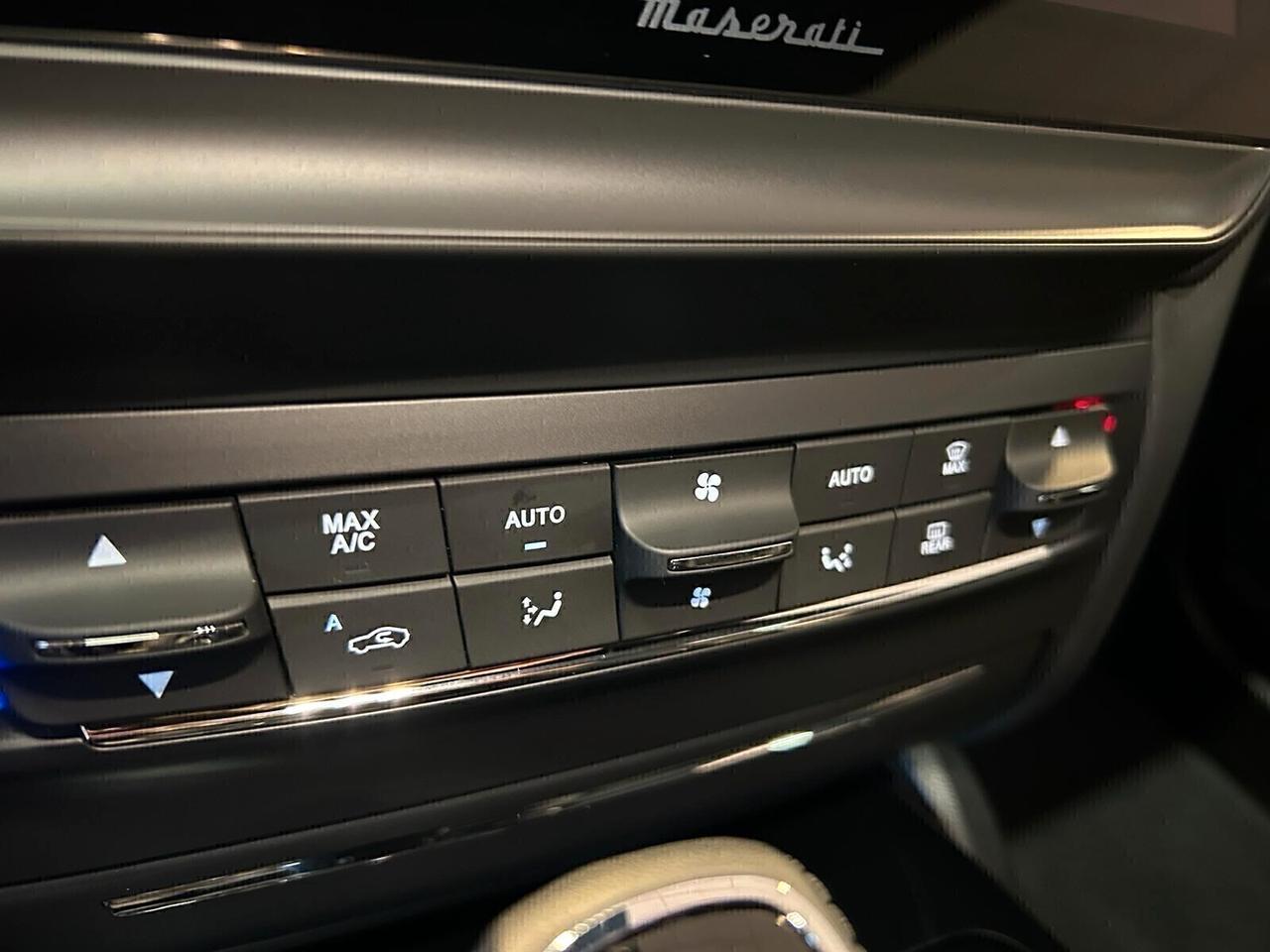 Maserati Ghibli GRANSPORT L4 330 CV MHEV 26000 km