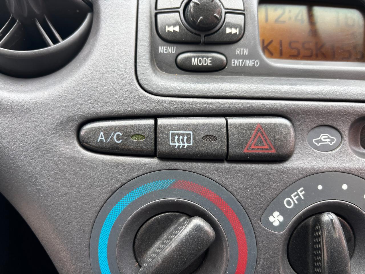 Toyota Yaris 1.0i 16V cat 5 porte Sol-2000