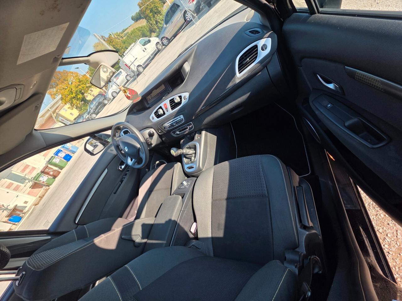 Renault Scenic Scénic X-Mod Terza Serie 1.5 dCi 110CV Luxe,sensori, retrocamera,navigatore,clima,bizona,freno elettronico