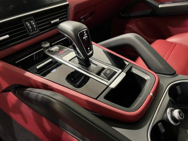 PORSCHE Cayenne Coupé 3.0 E-Hybrid IVA ESPOSTA