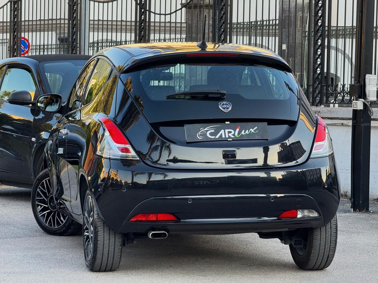 Lancia Ypsilon 1.0 Firefly Hybrid Gold Plus 70CV LED CAM