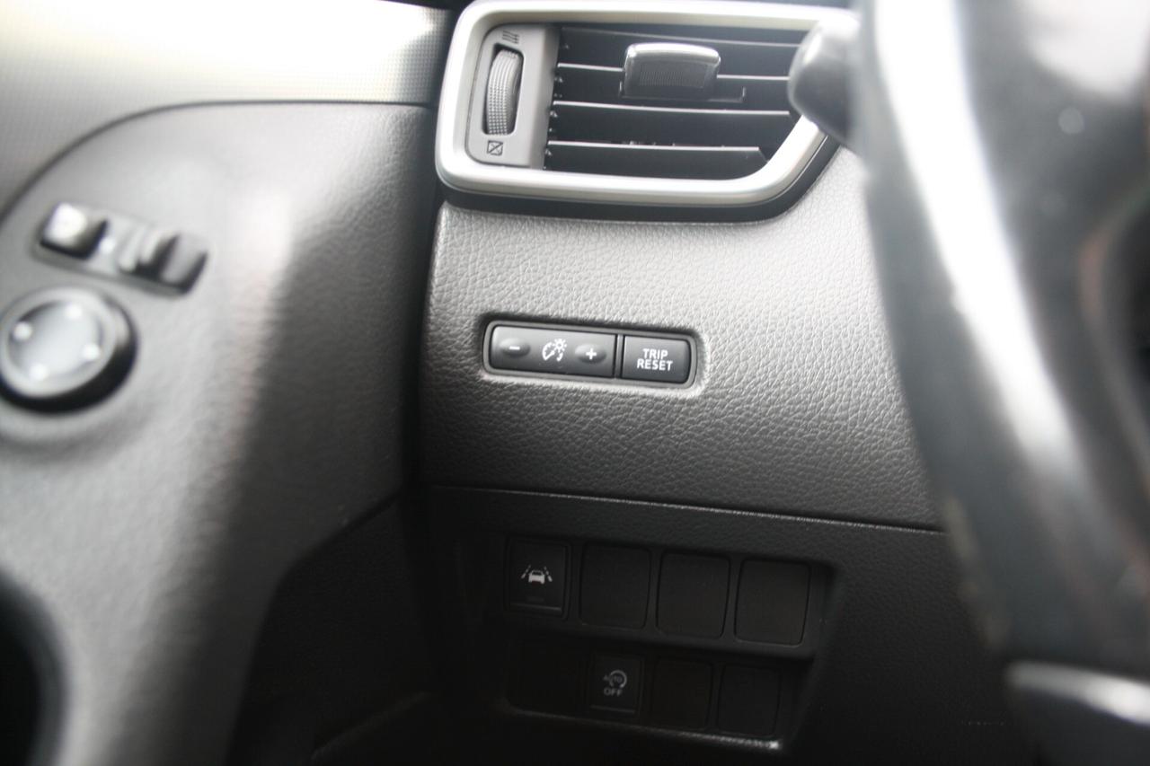 Nissan Qashqai 1.5 dCi Tekna con Tetto Panoramico.