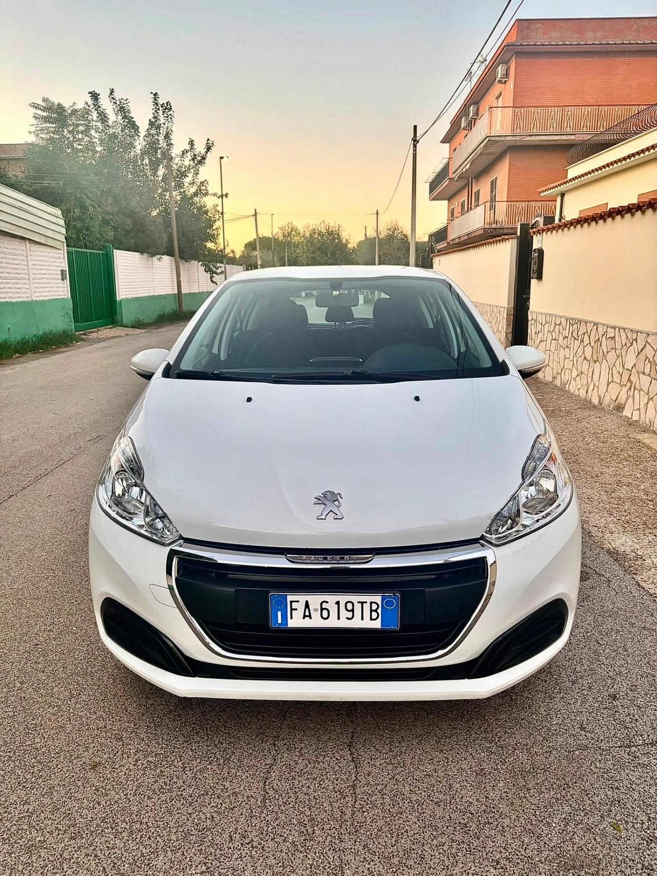 Peugeot 208 1.4 HDi 68 CV 5 porte Allure
