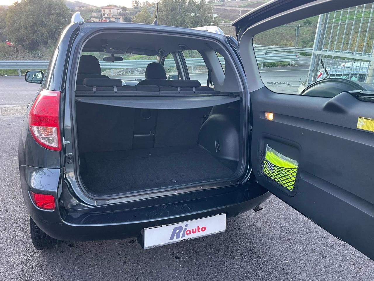 Toyota RAV 4 RAV4 2.2 D-4D 136 CV Sol