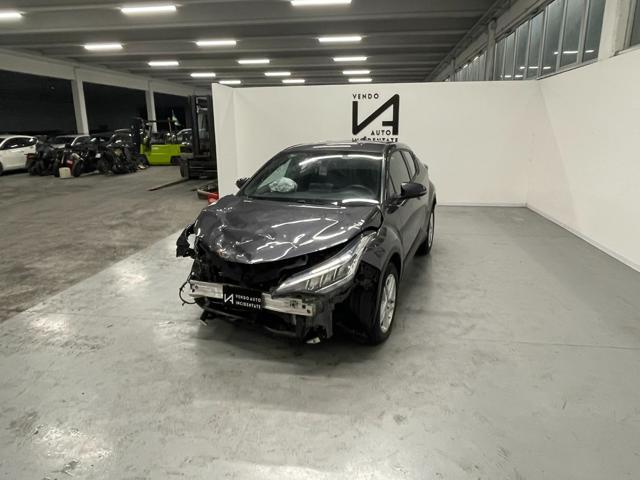 TOYOTA C-HR 1.8 HYBRID E-CVT BUSINESS
